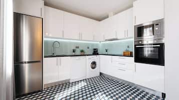 Premium Apartment, 5 Bedrooms (DOC Townhouse) | Private kitchenette | Highchair, dining tables
