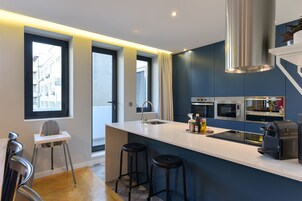 Premium Apartment, 5 Bedrooms (Syrah Townhouse) | Living room