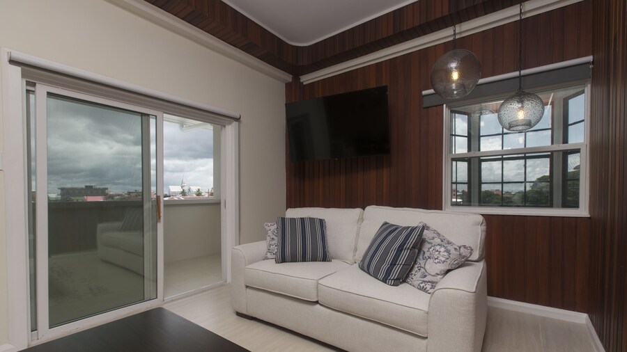 King's Hotel & Residences