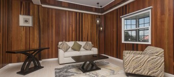 King's Hotel & Residences