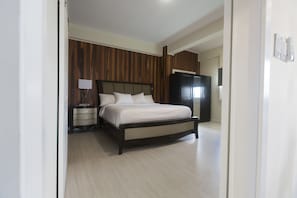 Executive Room, 1 Bedroom, Kitchen | Premium bedding, pillowtop beds, minibar, in-room safe - King's Hotel & Residences (Georgetown)