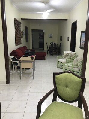 Lobby sitting area - Apartamento - Tu Hogar en Gascue (Santo Domingo)