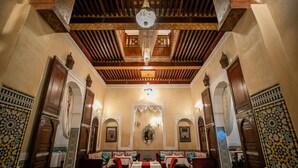 Unclassified image, 4 of 65, button - Palais Houyam (Fes)