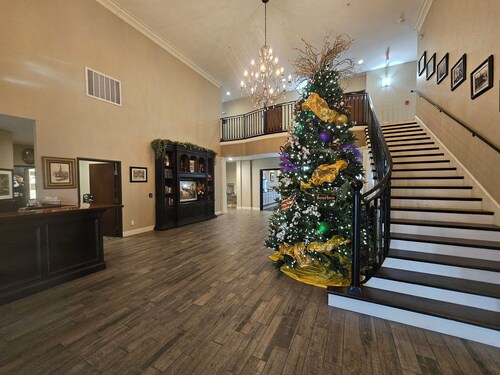 Heritage Place Hotel & Suites