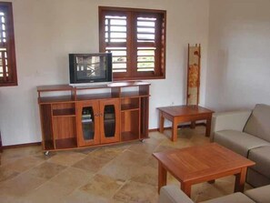Apartamento, 2 quartos | Área de estar | TV LCD