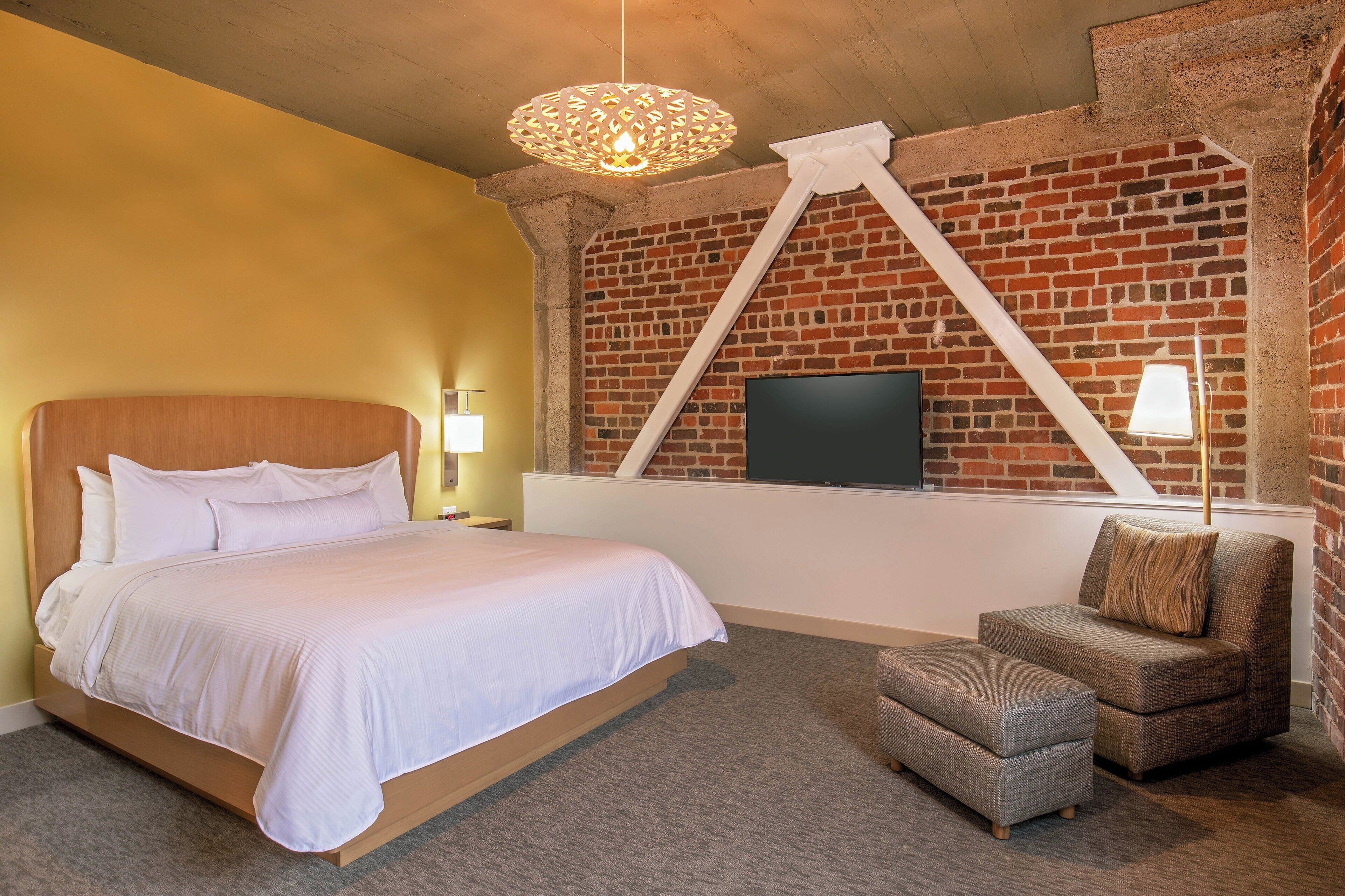 executive suite, 1 bedroom | premium bedding, in-room safe, desk, blackout curtains