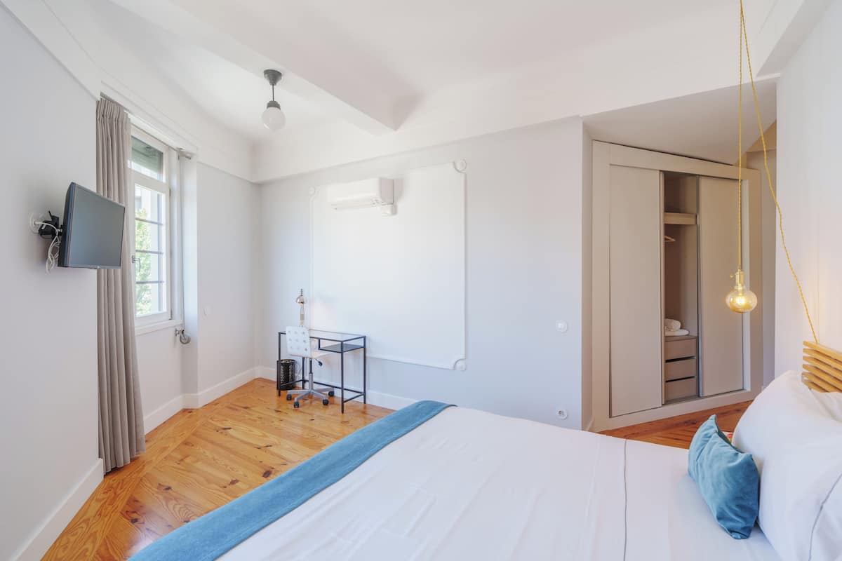 Premium appartement, 3 slaapkamers, uitzicht op stad (Downtown Art Tyle) | Luxe beddengoed, pillowtop-bedden, individueel gedecoreerd