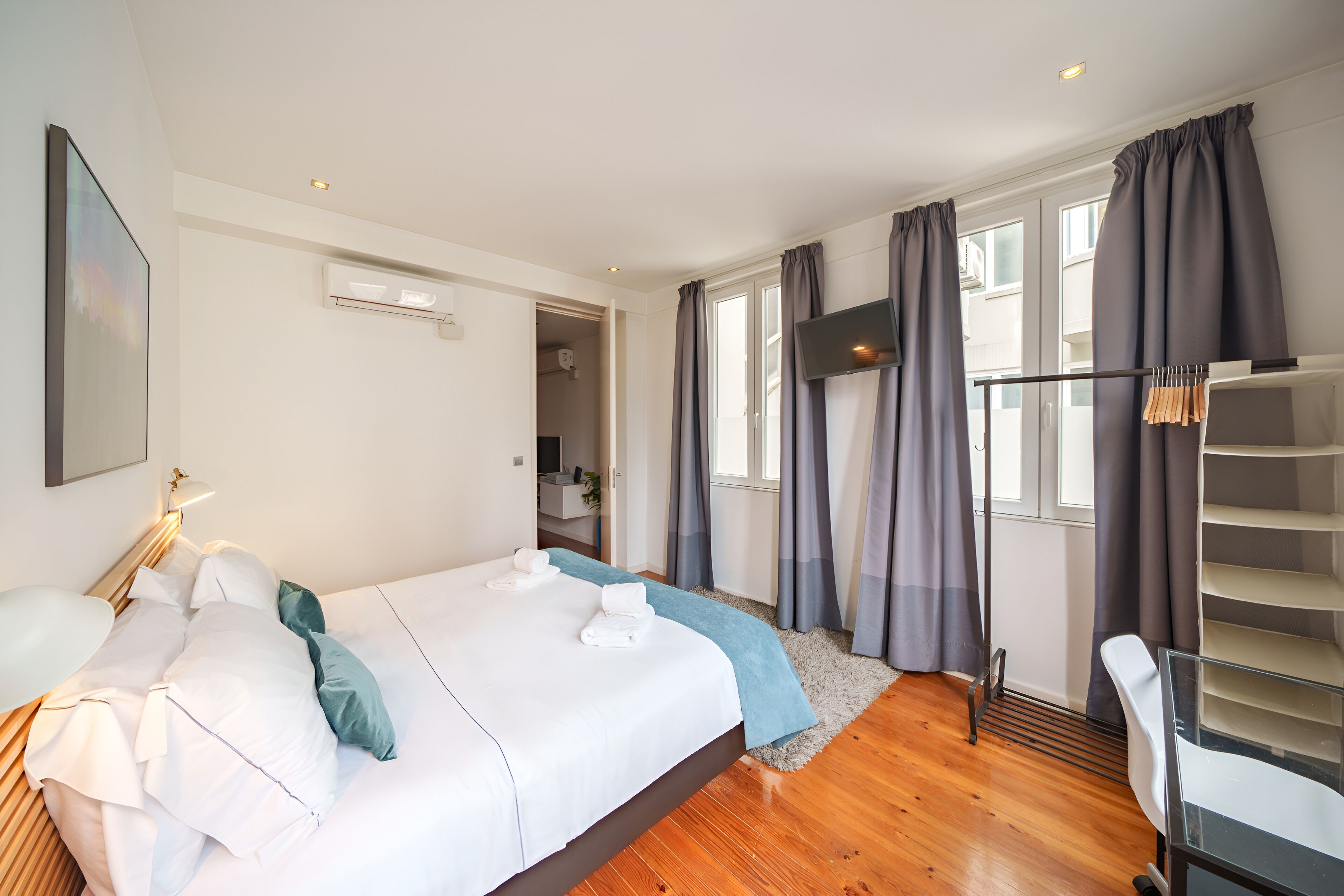 premium apartment, 3 bedrooms, city view (photo downtown flat) | 1 bedroom, premium bedding, pillow-top beds, individually decorated