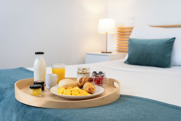 Desayuno continental (EUR 14 por persona)