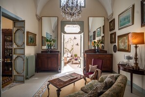 ロビー応接スペース