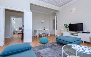 Smart TV, books -  Unique blend of beautiful design and luxury comfort with unrivalled sea views (Hvar)