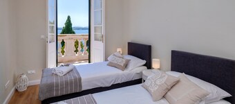  Unique blend of beautiful design and luxury comfort with unrivalled sea views