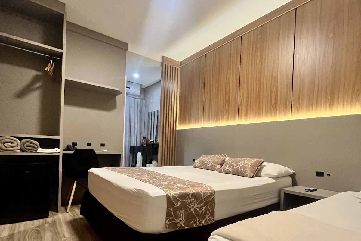 Triplo Standard Terreo | Minibar, ruang kerja ramah laptop, tirai kedap cahaya, dan Wi-Fi gratis