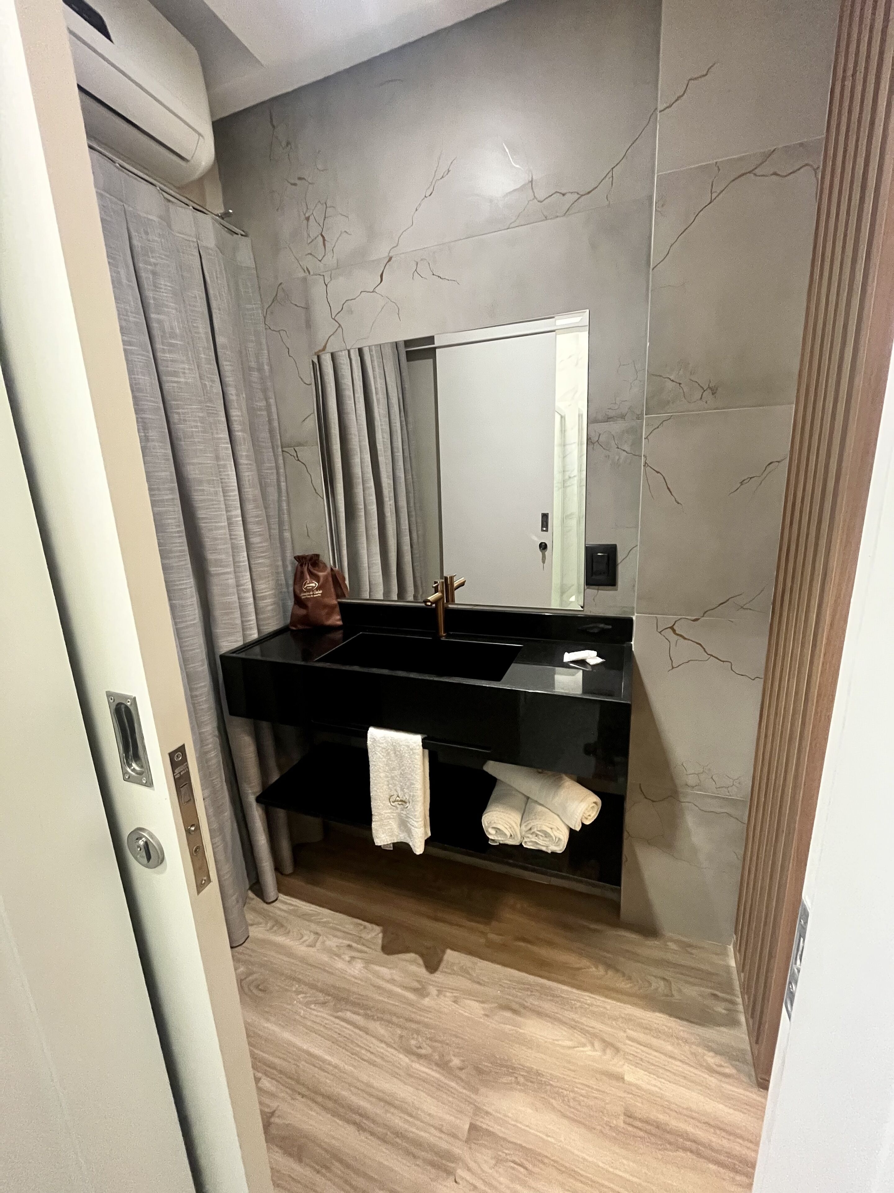 triplo standard terreo | bathroom | shower, free toiletries, hair dryer, towels