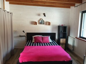 7 Schlafzimmer, Bügeleisen/Bügelbrett, kostenloses WLAN, Bettwäsche