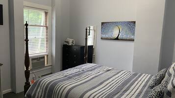 2 bedrooms, iron/ironing board, free WiFi, bed sheets