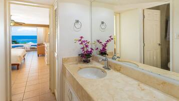 1 bedroom, in-room safe, desk, iron/ironing board