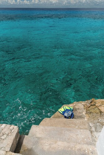 Perfect&Quiet Oceanfront 1BR Condo, 2 miles North of town, Awesome Snorkeling