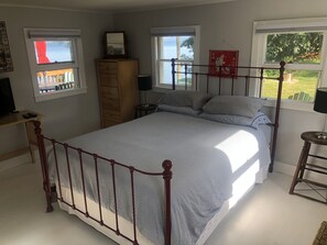 1 bedroom, iron/ironing board, free WiFi, bed sheets - Cozy Cabin With 165 Ft Beach and wood-fired hot tub! Center of FLX wine country! (Penn Yan)