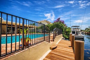 Et oppvarmet basseng