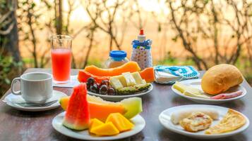 Free daily buffet breakfast