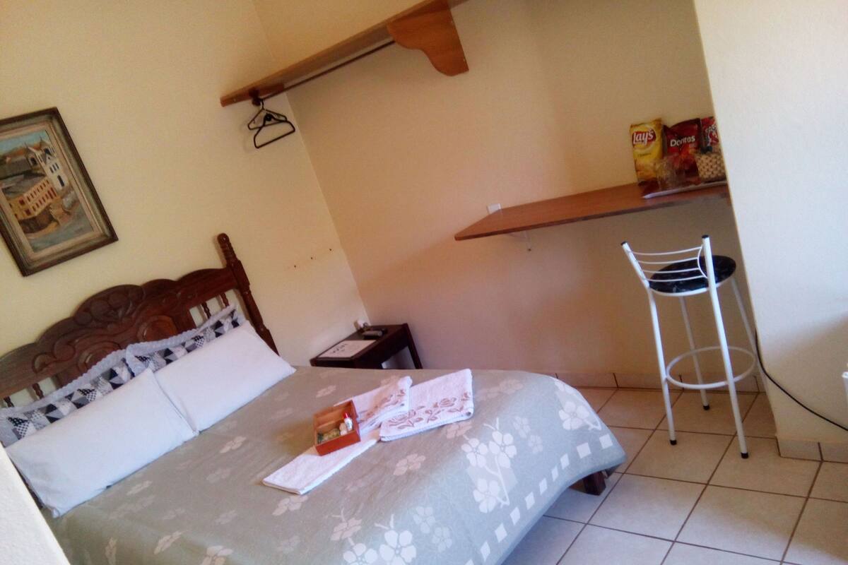 Allergikerbettwaren, Minibar, Schreibtisch, Babybetten