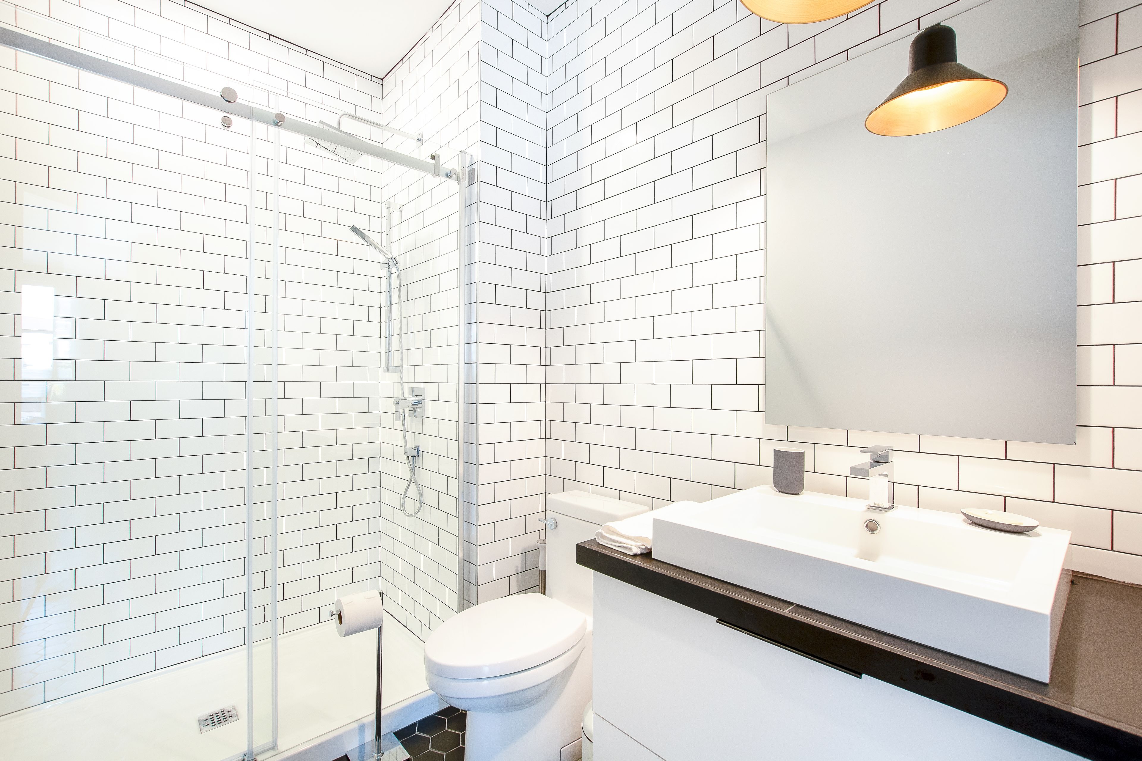 Apartment, 3 Schlafzimmer (V101) | Badezimmer | Duschwanne, kostenlose Toilettenartikel, Haartrockner, Handtücher