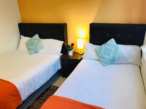 Economy-Zweibettzimmer, Mehrere Betten, Gemeinschaftsbad