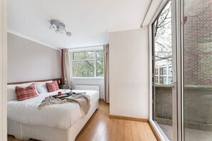 Appartamento Deluxe, 1 camera da letto (2 adults, 2 children) | Una cassaforte in camera, ferro/asse da stiro, Wi-Fi gratuito, lenzuola