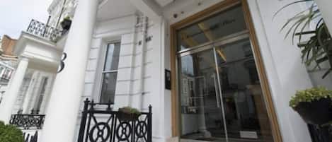 Entrada de la propiedad