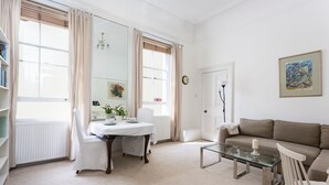 Unclassified image, 3 of 19, button - Kensington Executives (London)