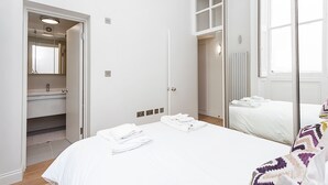 Unclassified image, 5 of 19, button - Kensington Executives (London)
