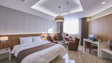Premium Double Room | In-room safe, desk, blackout drapes, soundproofing