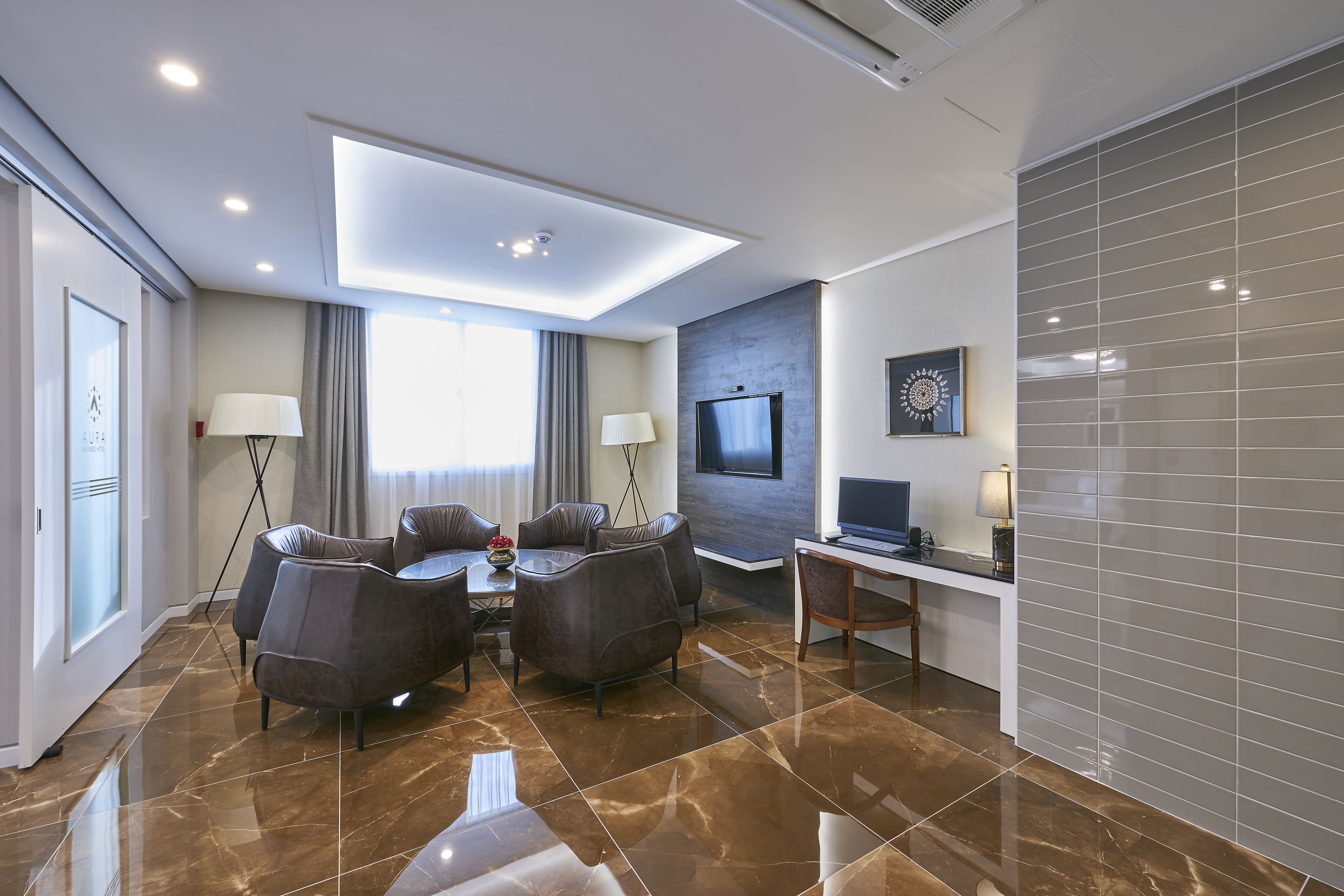 vip room | living room | smart tv, pay films