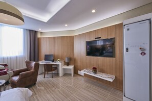 Habitación Premium doble | Caja fuerte, escritorio, cortinas opacas y sistema de insonorización