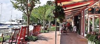 5th Row, Sea Pines-South Beach, Private Pool, Private Path to Beach, 4 EnSuites