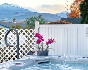 Bañera de hidromasaje al aire libre
