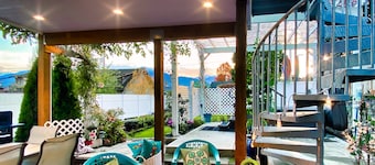 PERFECT GETAWAY! DAZZLING WATER VIEW!  HOTTUB!
NEAR OLYMPIC NATIONAL PARK






