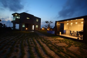 Property grounds - Seaside View Pension (Jeju City)
