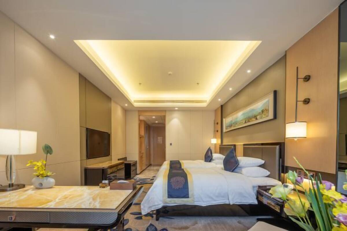 Minibar, in-room safe, desk, blackout drapes