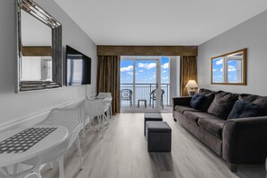 Living room - Camelot by the Sea by Hosteeva (Myrtle Beach)