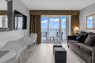Appart'hôtel Signature, 1 chambre, balcon, en front de mer | Salle de séjour