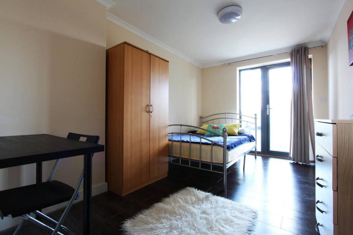 Deluxe-Zimmer | Schreibtisch, Verdunkelungsvorhänge, kostenloses WLAN