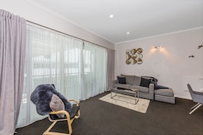 Apartment, 1 Bedroom | Living area