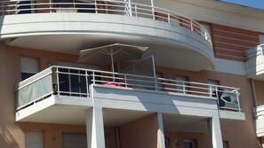 Exterior detail - Antibes, Secure 1 bedroom apt, Sea Views, Swimming Pool, 3 adults - own parking (Antibes)