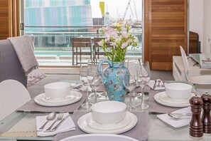 Apartment, 1 Bedroom | In-room dining - Princes Wharf Luxury - Fabulous Views (Auckland)