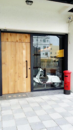 Property entrance - Tung Kang Happiness 168 (Donggang)