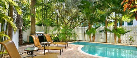 Beheizter Pool