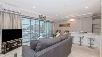 Penthouse, 1 Bedroom | Living area