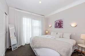 Penthouse, 2 Bedrooms | 2 bedrooms, Egyptian cotton sheets, premium bedding, pillowtop beds - Panoramic Views - 2 Bedroom Sub-Penthouse (Auckland)